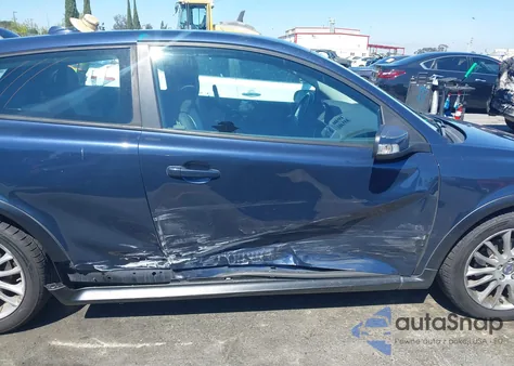 2012 Volvo C30 T5 from USA, damaged, VIN YV1672MK2C2269083